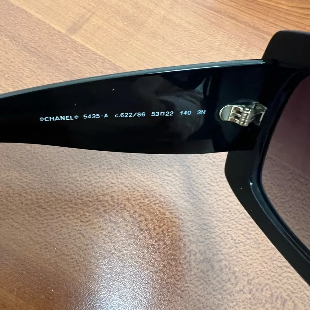 CHANEL RECTANGLE SUNGLASSES - Picture 3 of 10